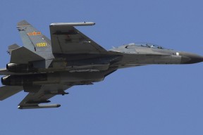 乐鱼体育官网入口-“简阳文体中心篮球赛事：团队配合与个人魅力的完美融合”